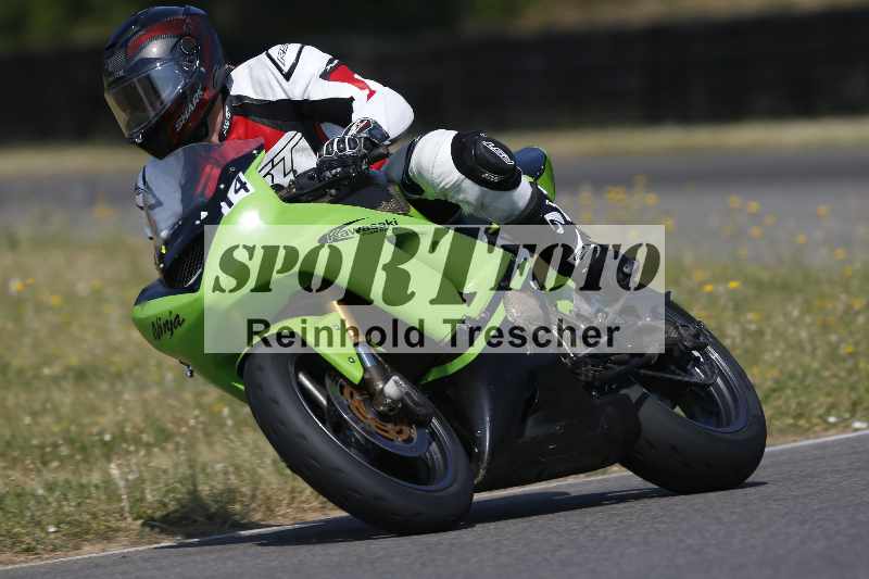 /Archiv-2023/28 05.06.2023 Moto Club Anneau du Rhin/vert-medium/14